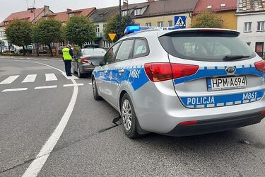 Potrącenie na przejściu dla pieszych. Jedna osoba trafiła do szpitala
