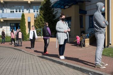 DPS przy ul. Baranowickiej. 46 zarażonych i 85 podejrzanych o zarażenie - liczby rosną