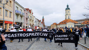 Protest restauratorów w Białymstoku. Udział wzięło 500 osób [ZDJĘCIA]
