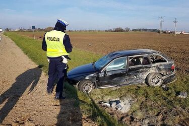 Wypadek na obwodnicy Dąbrowy Białostockiej. Jeden z kierowców trafił do szpitala