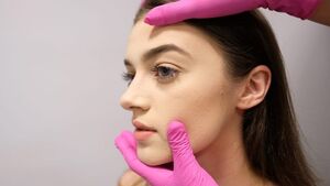 Czym jest facemodeling? Jak na gabinety masażu wpłynęła pandemia? #BiznesWKoronie