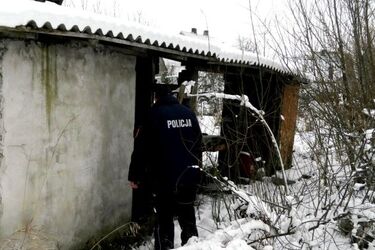 71-latek leżał na sianie i nie mógł się ruszać