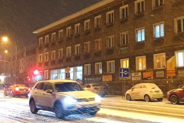IMGW ostrzega przed oblodzeniem. Na drogach będzie ślisko