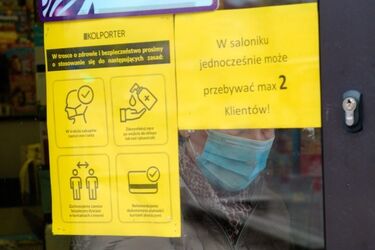 Pandemia SARS-CoV-2. W poniedziałek jak zwykle mniej zarażeń i zgonów
