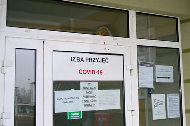 W Podlaskiem 477 nowych przypadków COVID-19. Zmarło 15 osób