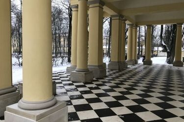 12 kolumn i posadzka-szachownica. Wyremontowany Pawilon Włoski przyciągnie sapcerowiczów?