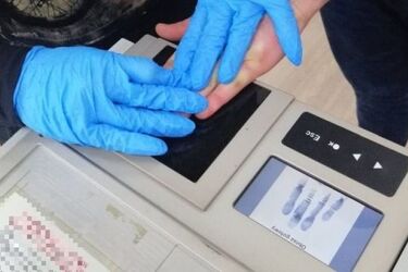 W Sylwestra niszczył zaparkowane samochody. I to nie pierwszy raz