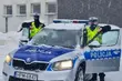 Kobieta wjechała w wielką zaspę. Wiozła męża do szpitala