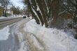 Zaśnieżone drogi i chodniki. Poseł Lewicy: niech odśnieża wojsko