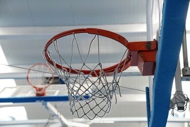 Koszykarska II liga. Wymęczone zwycięstwo Żubrów i kolejna porażka Tura