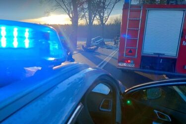 DK63. Zderzenie busa i osobówki