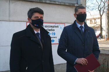 Piontkowski: "Mamy trzecią falę zakażeń". Apeluje, by nie otwierać biznesów wbrew zakazom
