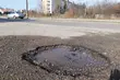 Pozimowe dziury w białostockich drogach. Gdzie jest ich najwięcej? Ile kosztuje naprawa?