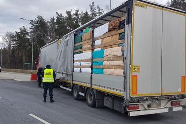 Nieoznakowane odpady z Niemiec zatrzymane w okolicy Jeżewa