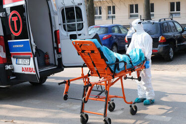 Szpital Tymczasowy przy ul. Wołodyjowskiego przyjął pierwszą pacjentkę zakażoną COVID-19