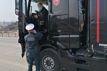 Wiózł materiały niebezpieczne. Przez 19 godzin nie robił przerwy na trasie