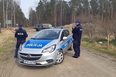 Patrol saperski podejmuje niewybuchy. Ewakuowano około 30 osób