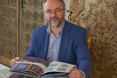 Interesuje Cię tradycyjne zdobnictwo podlaskich domów? Ta książka jest dla Ciebie!