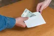Krycie alimenciarzy. Co grozi firmom za wypłacanie wynagrodzeń pod stołem?