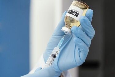 Masowe zastrzyki przeciw COVID-19. Rusza Punkt Szczepień Powszechnych