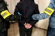 Rozcinali plandeki w naczepach tirów. Nakradli na ponad 50 tys. zł