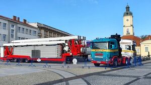 "Białystok Eye"? Na Rynku Kościuszki powstaje diabelski młyn [ZDJĘCIA]