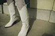 Tak brzydkie, że aż piękne. Jakie buty nosimy wiosną i latem?