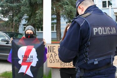 17-latka wyrzucona z białostockiego "Katolika" za poglądy. Podlaski poseł interweniuje