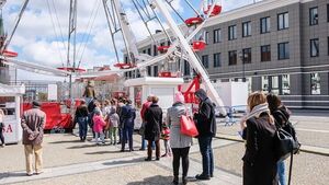 Diabelski młyn ruszył. Ustawiła się kolejka chętnych [ZDJĘCIA]