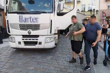 Białostoczanin szalał ciężarówką na zabytkowym rynku w Kaliszu