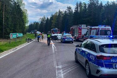 Wypadek na DK 65 i DW 687. Dwie osoby w szpitalu