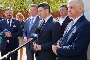 Powstanie nowy żłobek i przedszkole. Burmistrz Supraśla podpisał umowę na 10,5 mln zł