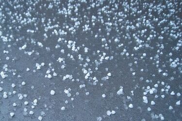 IMGW ostrzega przed burzami z gradem