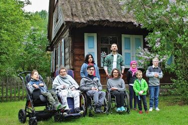 Charytatywny kalendarz. Przemysław Kossakowski na sesji zdjęciowej w Wasilkowie