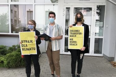 Białostocka młodzież sprzeciwia się polityce pro-węglowej. Chcą zielonej transformacji