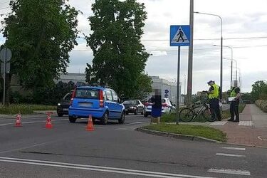Nastolatek potrącony na ścieżce rowerowej. Trafił do szpitala