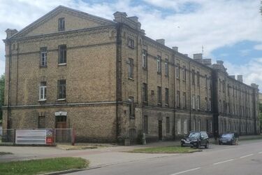 Mieszkania w koszarach. Mają być gotowe w przyszłym roku