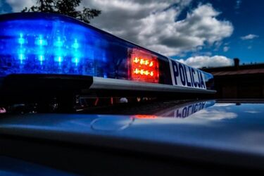 Zderzenie dwóch osobówek. Ciężarna kobieta i małe dziecko zabrani do szpitala