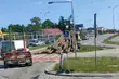 Awaria naczepy z drewnem na Ciołkowskiego. Droga częściowo zablokowana