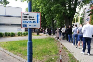 821 431 - dokładnie tyle zastrzyków przeciw COVID-19 wykonano w Podlaskiem