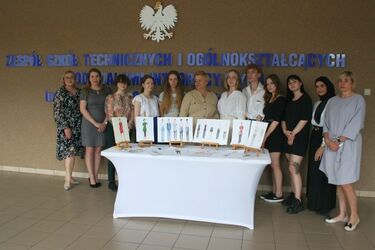 Białostoccy uczniowie zaprojektowali stroje dla pracowników nowego hotelu