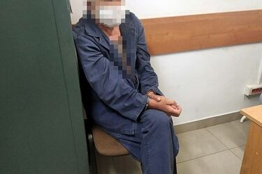 Recydywista ukradł bagaż, bo skusił go koniak. W torbie było 25 tys. zł gotówki