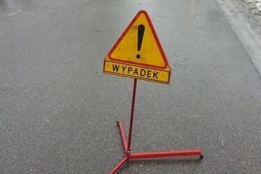 Kraksa ciężarówki i osobówki. Nie żyje jeden z kierowców