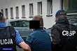 Częściowo fikcyjny obrót stalowymi prętami i blachą. Przestępcy 