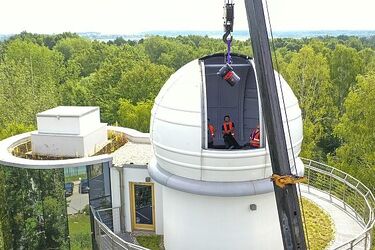 Unikalny sprzęt w Obserwatorium UwB. Waży kilkaset kilogramów. Do czego służy?