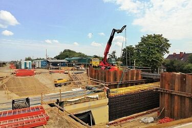 Nowy przystanek kolejowy Zielone Wzgórza. Trwają prace, już widać postępy