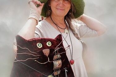 "Cicha radość z tego, że istnieję" - droga do kobiecości, intuicyjnej i zmysłowej [WYWIAD]