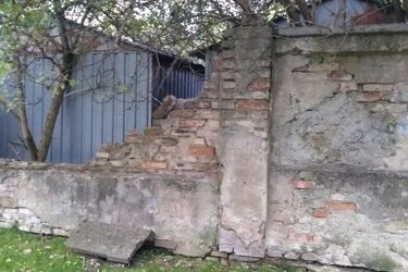Co będzie z historycznym murem przy cmentarzu gettowym?