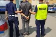 Przekroczył prędkość i zagrażał harcerzom. Policjanci strzelali w opony