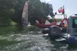 Trzy żaglówki wywróciły się. Dwie osoby nie miały na sobie kamizelek